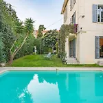 Contemporary House In The Center Of With A Pool And Relaxation Area Cannes