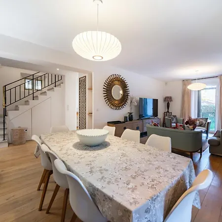 Holiday home Contemporary House In The Center Of With A Pool And Relaxation Area Cannes