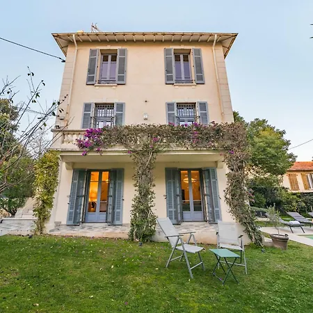 Contemporary House In The Center Of With A Pool And Relaxation Area Casa de Férias Cannes