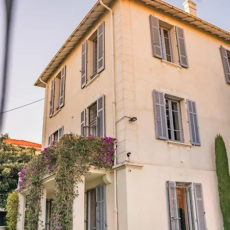 Contemporary House In The Center Of With A Pool And Relaxation Area * Cannes