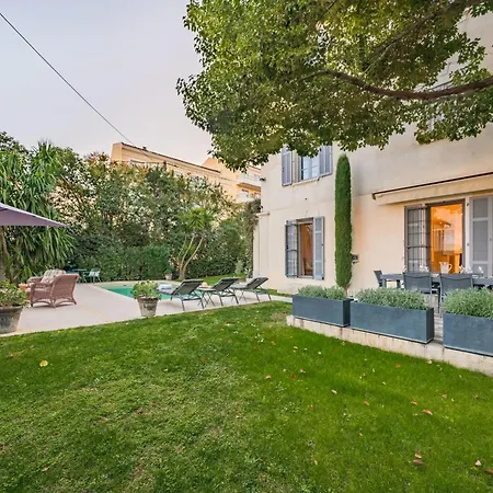 Contemporary House In The Center Of With A Pool And Relaxation Area Cannes